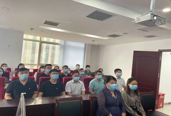 第十黨支部組織豫信公司干部、職工收看收聽“七一”建黨100周年慶祝大會簡報