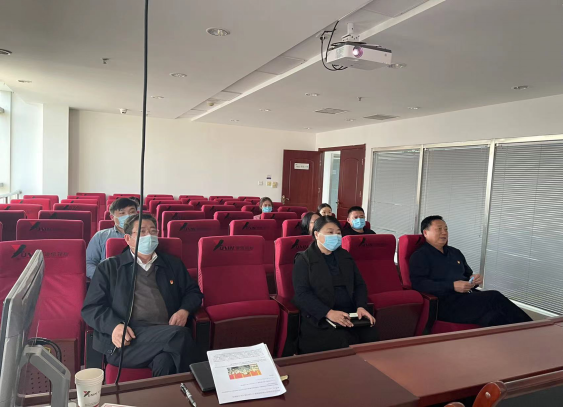 關(guān)于收看“高舉偉大旗幟、牢記領(lǐng)袖囑托、做到‘兩個確?！钊雽W(xué)習(xí)貫徹省第十一次黨代會精神集中宣講視頻”的活動簡報